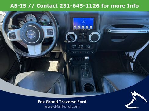 Used 2014 Jeep Wrangler Unlimited Sahara w/ Dual Top Group AWD/4WD image 3
