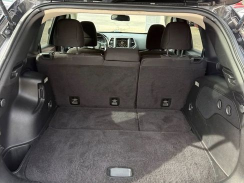 Used 2015 Jeep Cherokee Latitude w/ Cold Weather Group FWD image 9