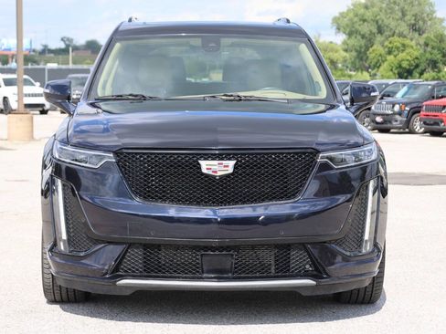 Used 2021 Cadillac XT6 Sport w/ Platinum Package AWD/4WD image 2