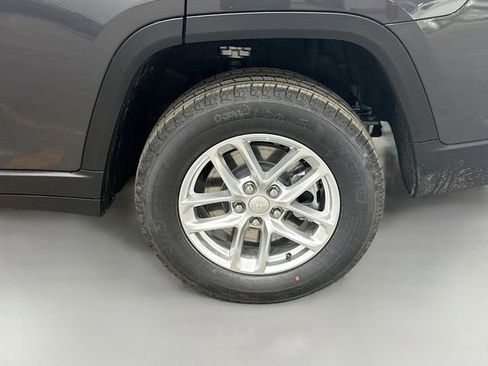 New 2025 Jeep Grand Cherokee L Laredo image 47