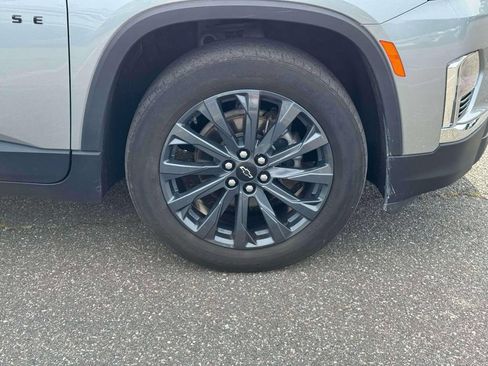 Used 2023 Chevrolet Traverse RS AWD/4WD image 9