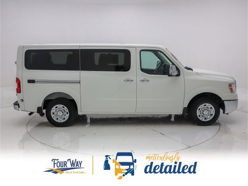Used 2019 Nissan NV 3500 SV image 2