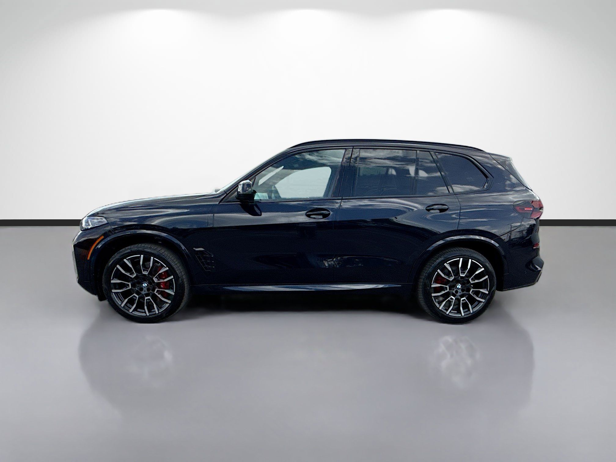 New 2026 BMW X5 xDrive40i w/ M Sport Package AWD/4WD image 6