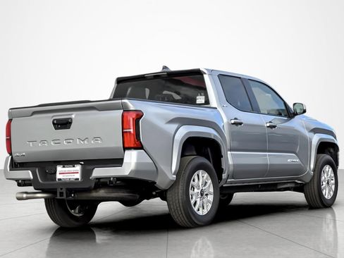 Certified 2025 Toyota Tacoma SR5 image 5
