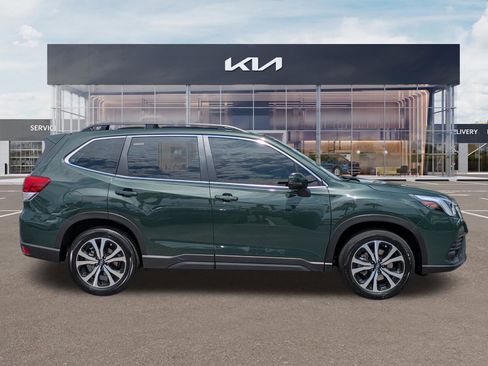Used 2023 Subaru Forester Limited AWD/4WD image 3