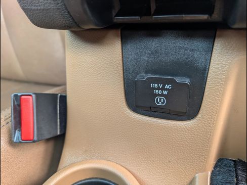 Used 2016 Jeep Wrangler Unlimited Sahara w/ Connectivity Group AWD/4WD image 19