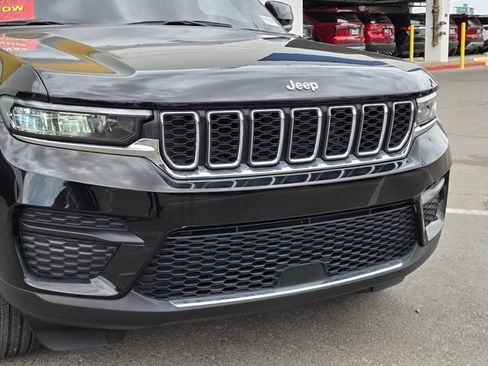 Used 2025 Jeep Grand Cherokee Laredo X w/ Luxury Tech Group I AWD/4WD image 8