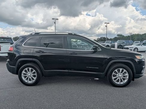 Used 2019 Jeep Cherokee Latitude w/ Popular Appearance Group AWD/4WD image 2
