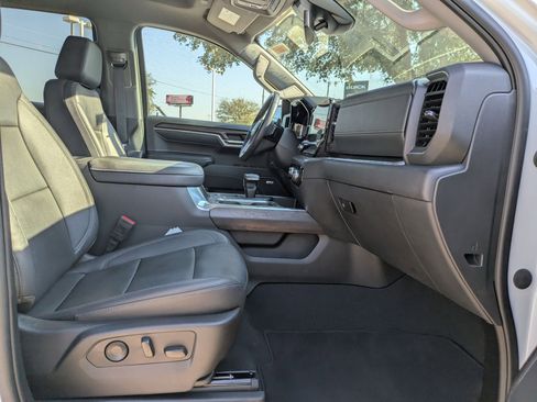 Certified 2023 GMC Sierra 1500 SLT image 27