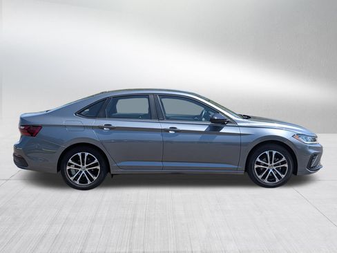 Certified 2025 Volkswagen Jetta Sport FWD image 8