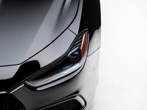 Used 2021 Maserati Ghibli Trofeo image 10