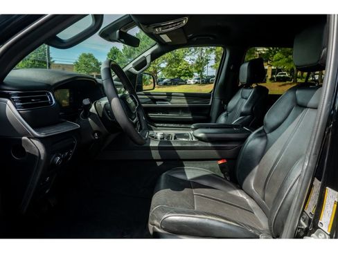 Used 2022 Jeep Wagoneer Series III AWD/4WD image 11