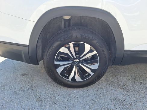 Certified 2026 Volkswagen Atlas SE FWD image 24