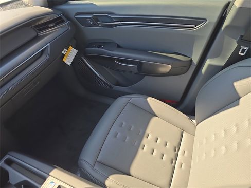 New 2026 Kia EV9 Wind image 18