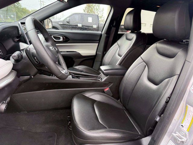 Certified 2025 Jeep Compass Limited AWD/4WD image 17