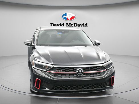 Used 2023 Volkswagen Jetta GLI Autobahn image 2
