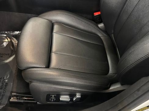 Used 2019 BMW 330i xDrive Sedan w/ Convenience Package image 15