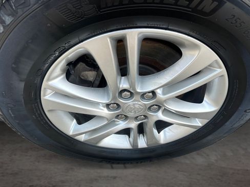 Used 2019 Buick Enclave Essence AWD/4WD image 18