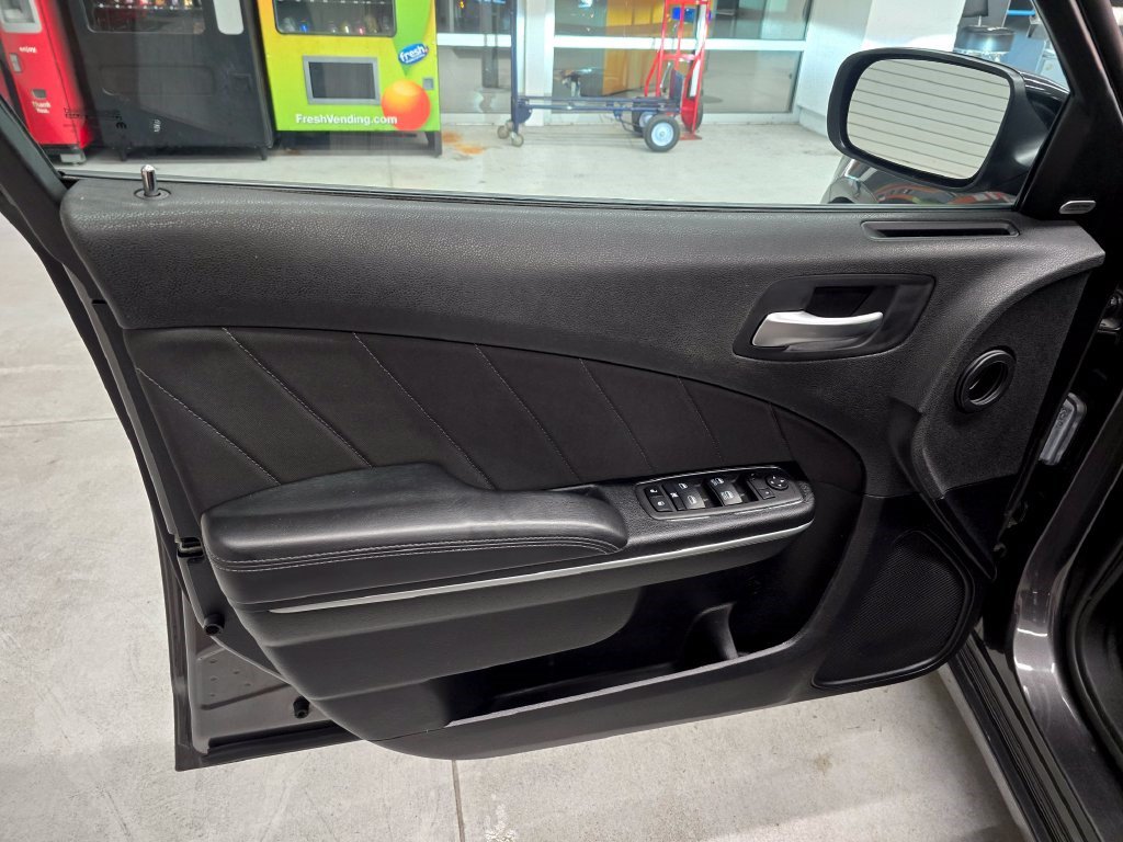 Used 2023 Dodge Charger SXT RWD image 12