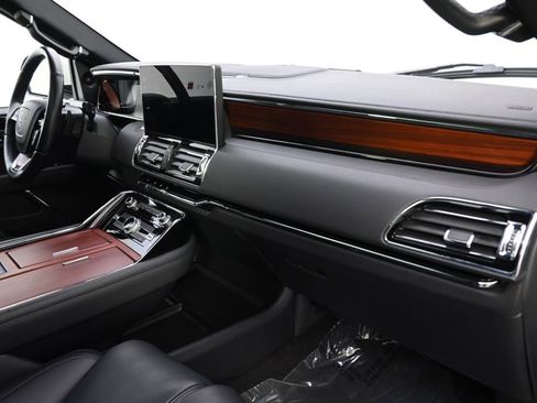 Certified 2022 Lincoln Navigator Reserve w/ Monochromatic Package image 15