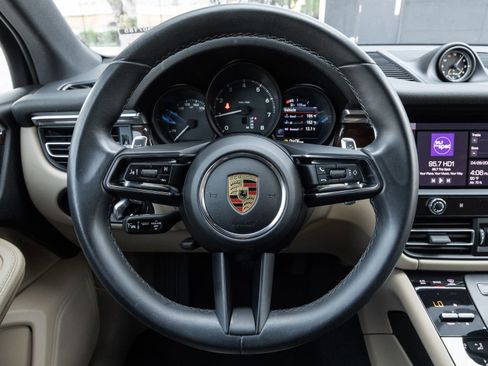 Certified 2023 Porsche Macan AWD/4WD image 13
