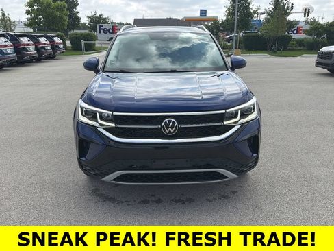 Used 2023 Volkswagen Taos SEL AWD/4WD image 2