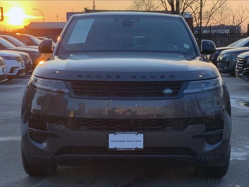 Used 2024 Land Rover Range Rover Sport SE image 3