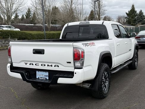 Used 2022 Toyota Tacoma TRD Off-Road w/ TRD Premium Off Road Package image 8