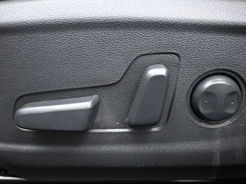 Used 2023 Hyundai Kona Limited FWD image 7