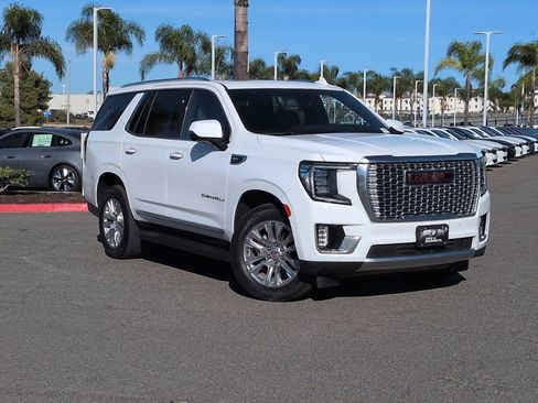 Used 2021 GMC Yukon Denali w/ LPO, Illumination Package image 2