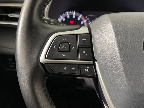 Certified 2025 Toyota Highlander LE image 26