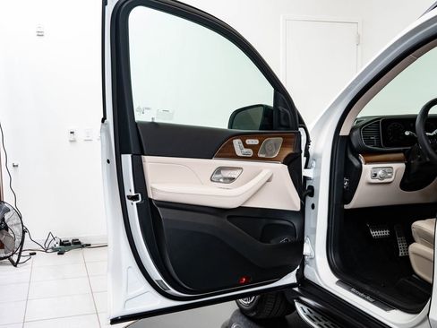 New 2026 Mercedes-Benz GLS 450 4MATIC image 31