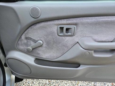 Used 2002 Toyota Tacoma 2WD Regular Cab image 23