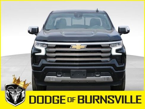 Used 2022 Chevrolet Silverado 1500 High Country w/ High Country Premium Package image 2