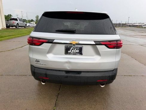 Used 2022 Chevrolet Traverse LS FWD image 4