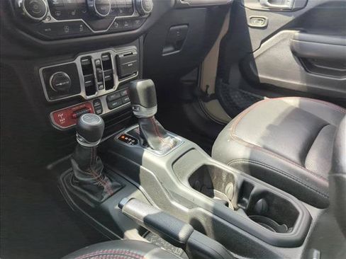 Used 2020 Jeep Gladiator Rubicon AWD/4WD image 16