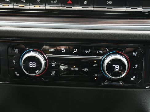 Used 2023 GMC Sierra 1500 SLT w/ SLT Premium Plus Package image 12