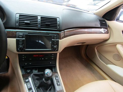 Used 2001 BMW 325i Sedan RWD image 10
