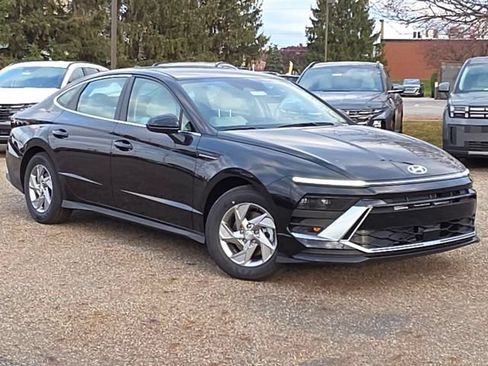 Certified 2026 Hyundai Sonata SE FWD image 2