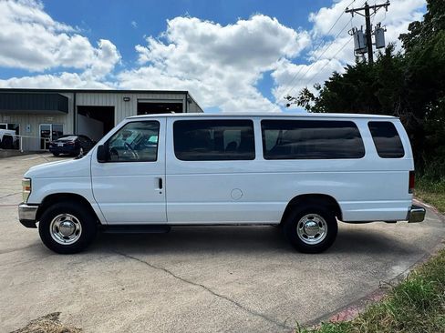 Used 2010 Ford E-350 and Econoline 350 XLT RWD image 8