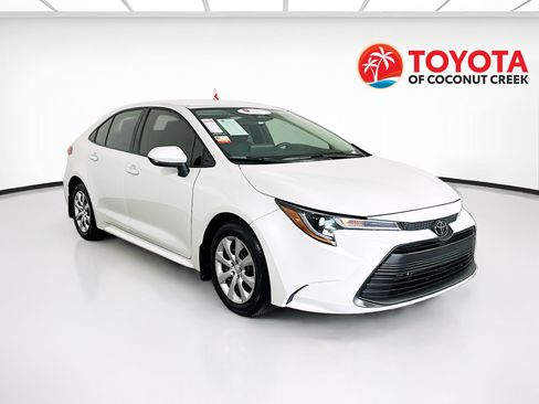 Used 2025 Toyota Corolla LE FWD image 1