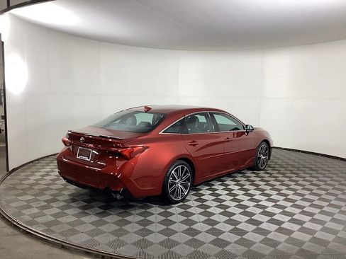 Used 2021 Toyota Avalon Touring image 2