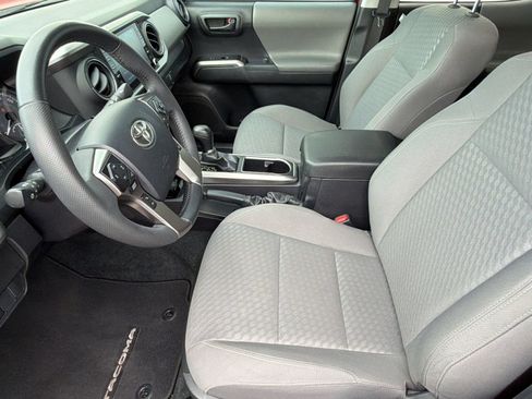 Used 2023 Toyota Tacoma SR5 w/ Technology Package RWD image 5