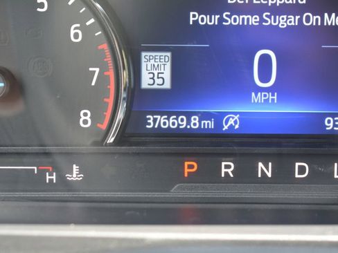 Used 2023 Ford Explorer ST-Line AWD/4WD image 13