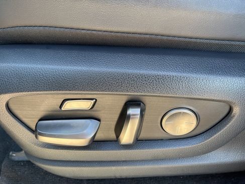 Used 2022 Lexus LX 600 4WD w/ Appearance Package image 12