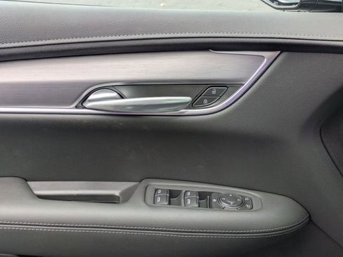 New 2025 Cadillac XT5 Luxury image 12