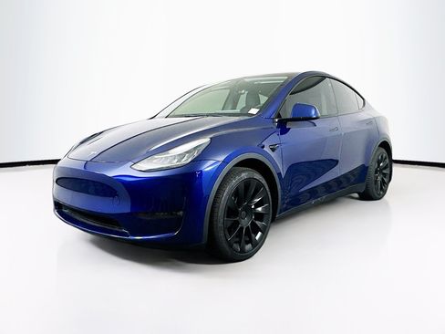 Used 2021 Tesla Model Y Long Range AWD/4WD image 3