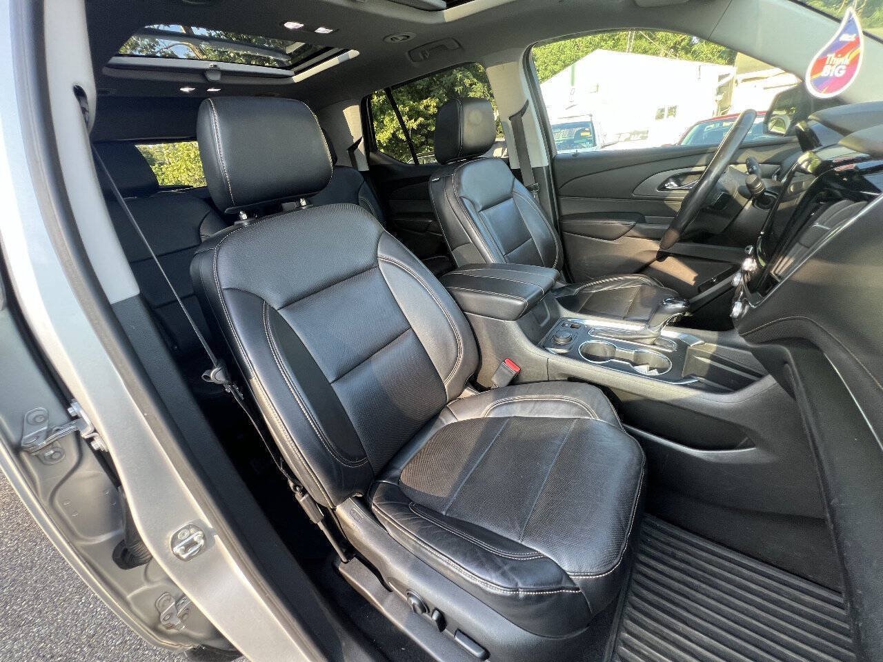 Used 2018 Chevrolet Traverse Premier w/ Redline Edition AWD/4WD image 19