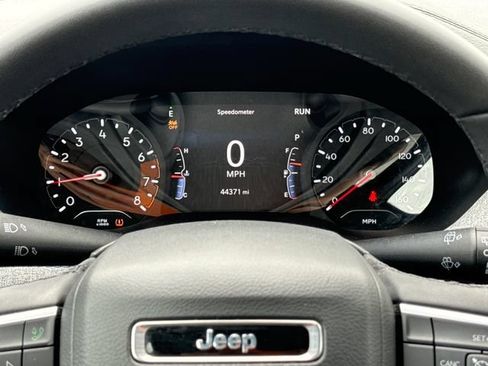 Used 2024 Jeep Compass Latitude AWD/4WD image 13