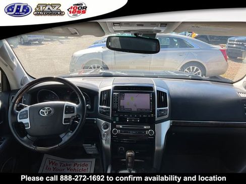 Used 2013 Toyota Land Cruiser image 15
